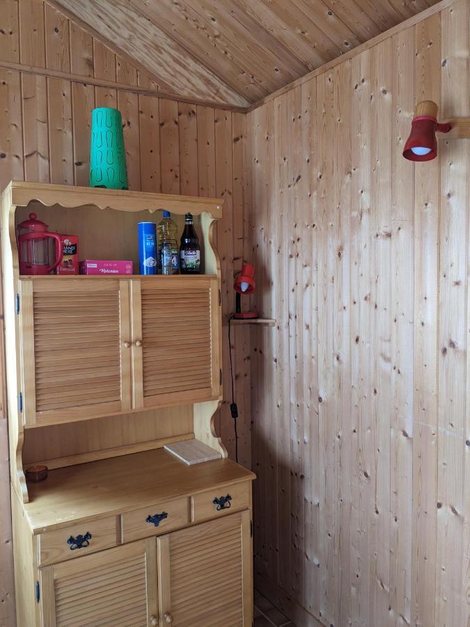 Au Petit Chalet D'Illiers Combray - Salle D'Eau Uniquement Kültér fotó
