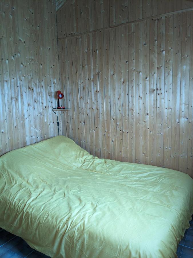 Au Petit Chalet D'Illiers Combray - Salle D'Eau Uniquement Kültér fotó